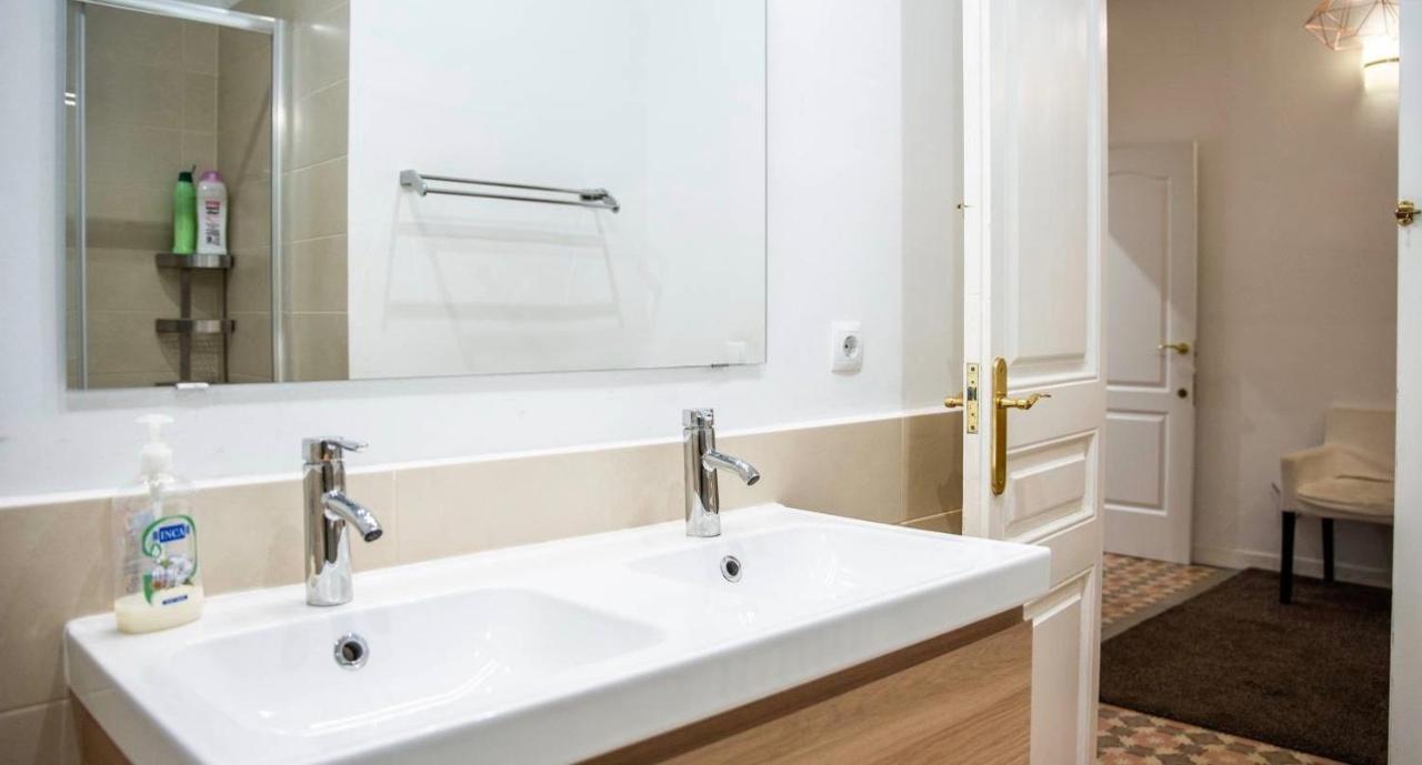 برشلونة Eixample Apartments - Pova المظهر الخارجي الصورة